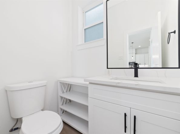 810 Elkhart Street B, Houston TX 77091