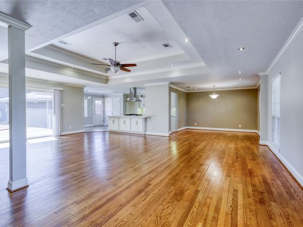 3707 Woodvalley Drive, Houston TX 77025