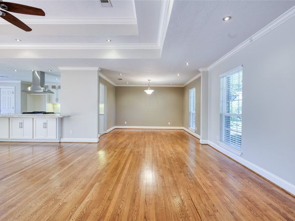 3707 Woodvalley Drive, Houston TX 77025