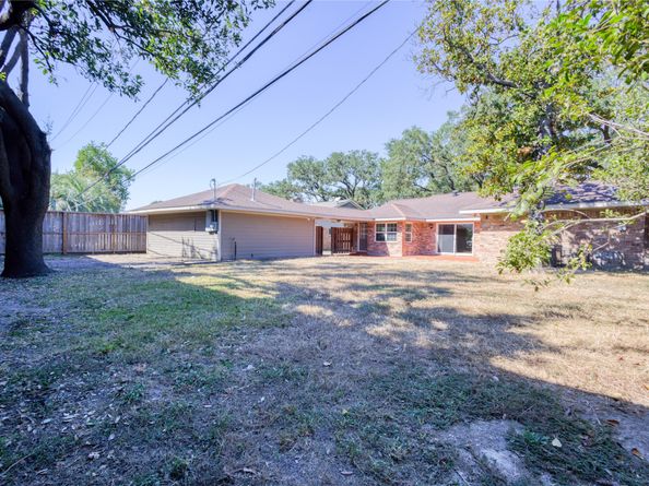 3707 Woodvalley Drive, Houston TX 77025