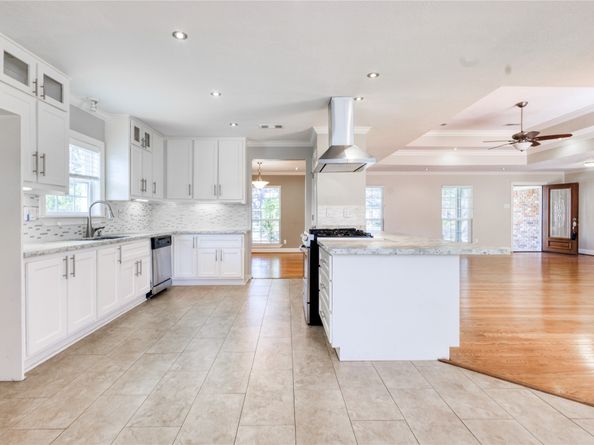 3707 Woodvalley Drive, Houston TX 77025