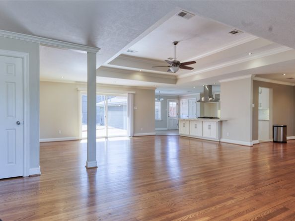 3707 Woodvalley Drive, Houston TX 77025