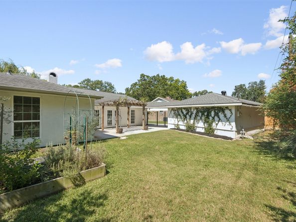 1003 Blue Willow Drive, Houston TX 77042