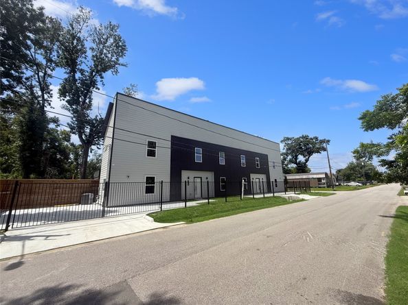 1719 Esther Street A and B, Houston TX 77088