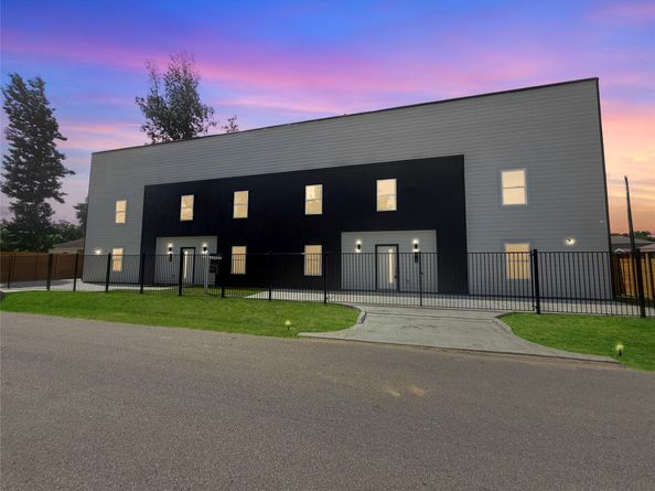 1719 Esther Street A and B, Houston TX 77088