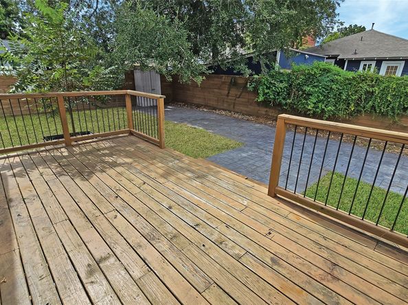 402 Hunt Street, Houston TX 77003
