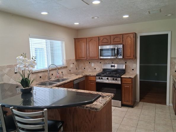 17010 Poplar Hill Street, Houston TX 77095
