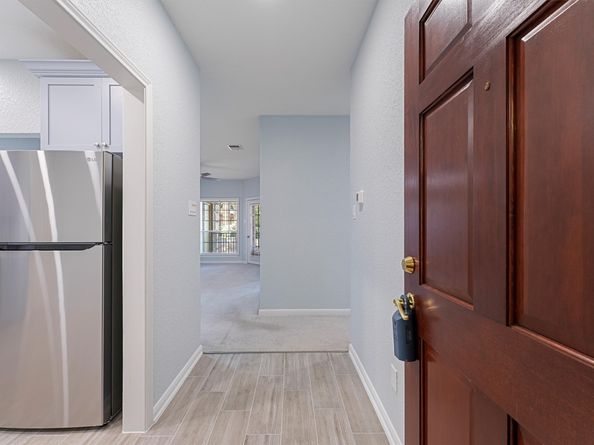 2803 Kings Crossing Drive 205, Houston TX 77345