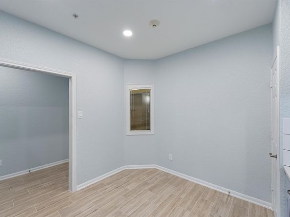 2803 Kings Crossing Drive 205, Houston TX 77345