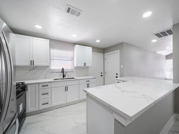 23 Summer Crest Circle, The Woodlands TX 77381