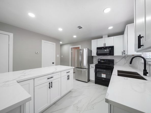 23 Summer Crest Circle, The Woodlands TX 77381