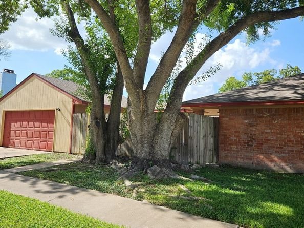 7206 Navidad Road, Houston TX 77083