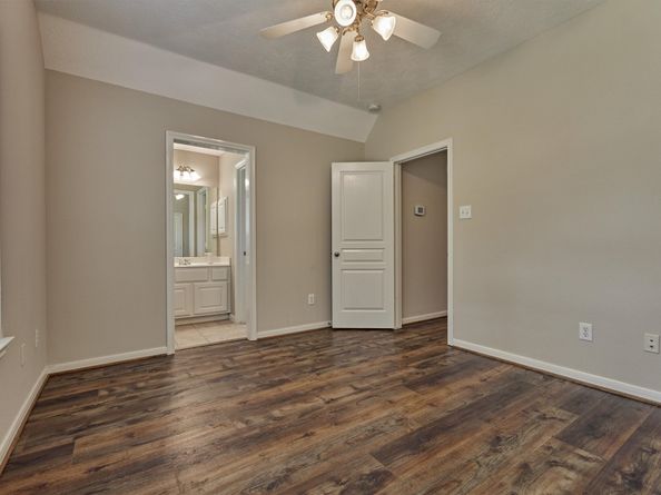 58 S Bardsbrook Circle, The Woodlands TX 77382