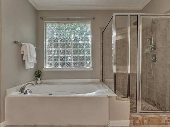 58 S Bardsbrook Circle, The Woodlands TX 77382