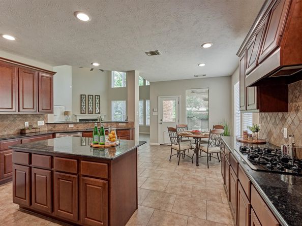 58 S Bardsbrook Circle, The Woodlands TX 77382
