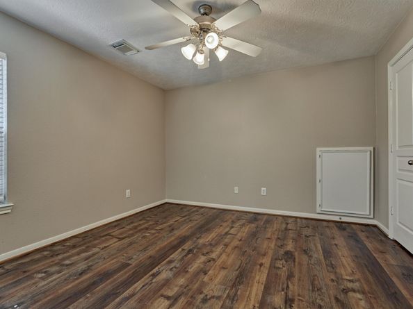 58 S Bardsbrook Circle, The Woodlands TX 77382