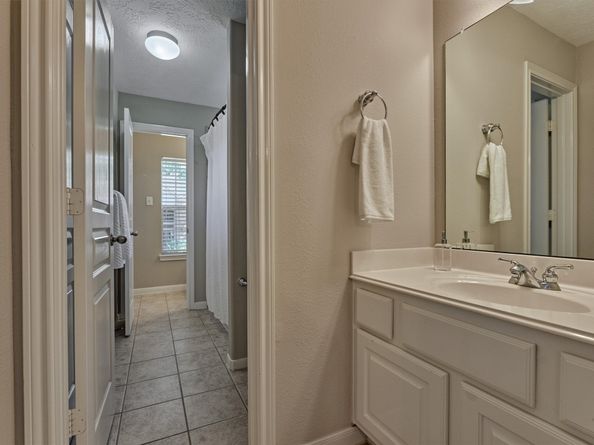 58 S Bardsbrook Circle, The Woodlands TX 77382