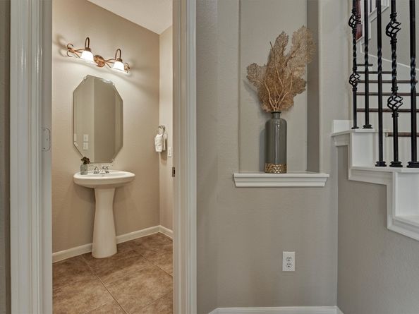 58 S Bardsbrook Circle, The Woodlands TX 77382