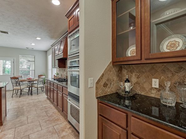 58 S Bardsbrook Circle, The Woodlands TX 77382