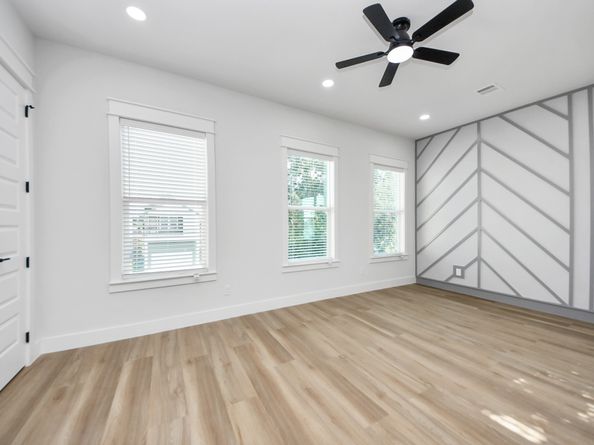 1510 E 31st Street, Houston TX 77022