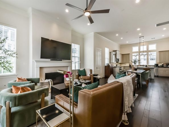 9450 London Bridge Station, Houston TX 77045