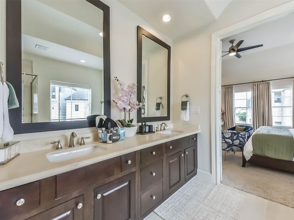9450 London Bridge Station, Houston TX 77045