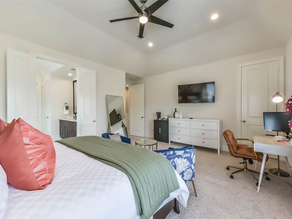 9450 London Bridge Station, Houston TX 77045
