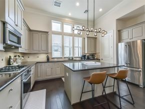9450 London Bridge Station, Houston TX 77045