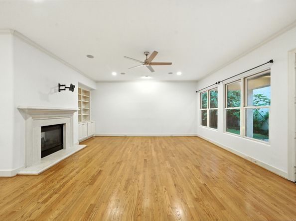 2714 Stuart Manor, Houston TX 77082