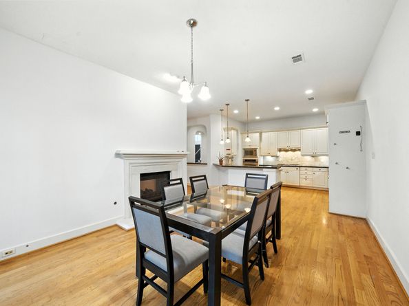 2714 Stuart Manor, Houston TX 77082