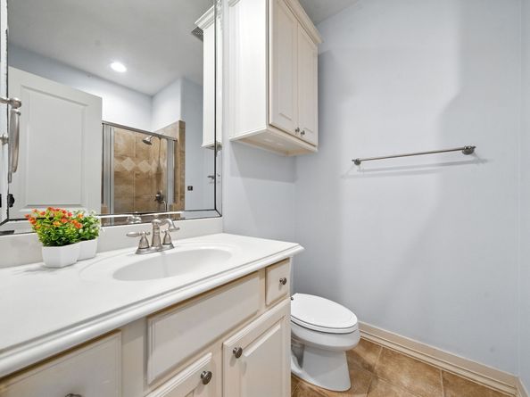 2714 Stuart Manor, Houston TX 77082