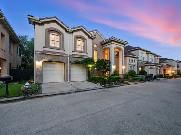 2714 Stuart Manor, Houston TX 77082