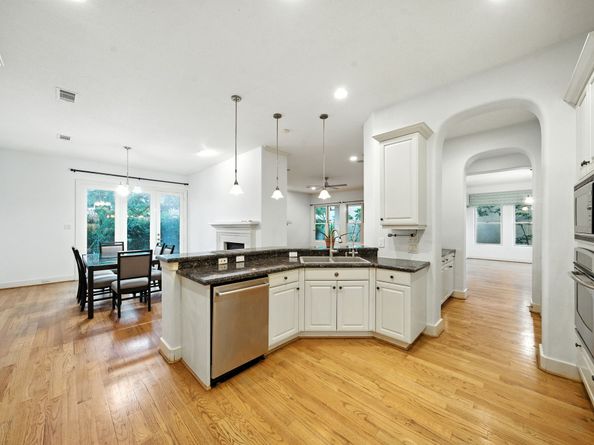 2714 Stuart Manor, Houston TX 77082