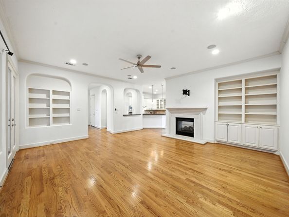 2714 Stuart Manor, Houston TX 77082