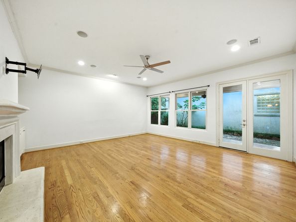 2714 Stuart Manor, Houston TX 77082