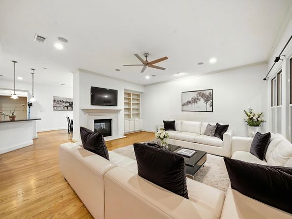 2714 Stuart Manor, Houston TX 77082