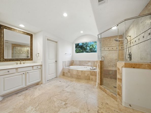 2714 Stuart Manor, Houston TX 77082