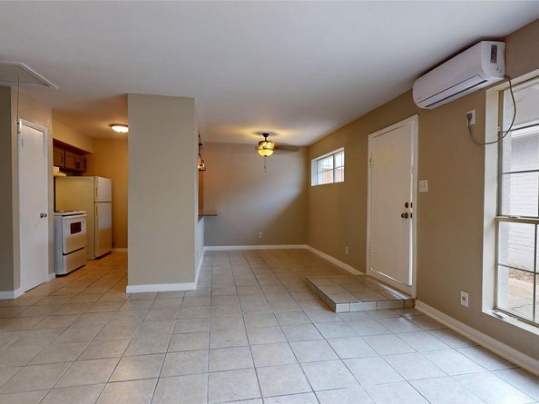 5017 Mallow Street, Houston TX 77033