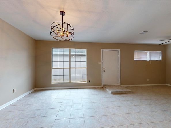 5017 Mallow Street, Houston TX 77033