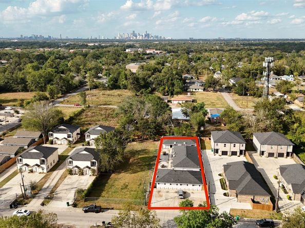 5017 Mallow Street, Houston TX 77033