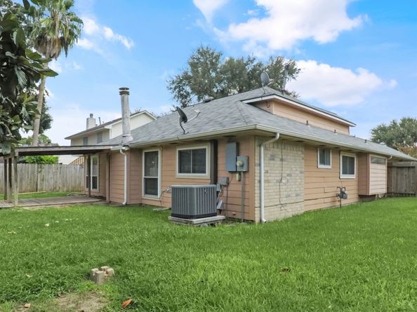 15618 Barbarossa Drive, Houston TX 77083