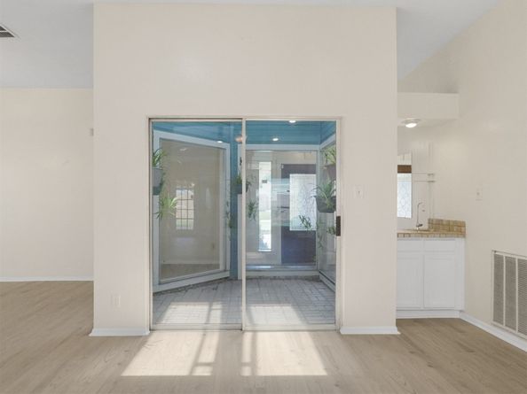 15618 Barbarossa Drive, Houston TX 77083