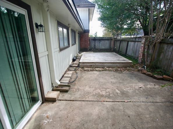 12024 Mighty Oak Drive A, Houston TX 77066