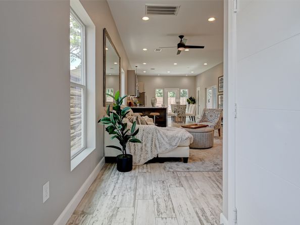 317 E 35th Street, Houston TX 77018