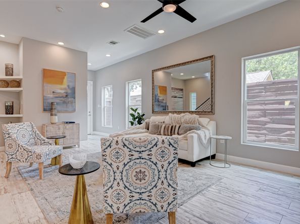 317 E 35th Street, Houston TX 77018