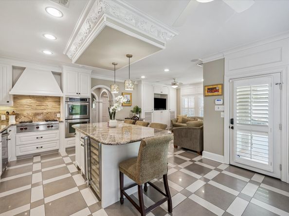 2807 Rice Boulevard, Houston TX 77005