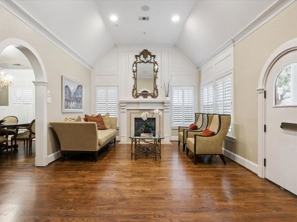 2807 Rice Boulevard, Houston TX 77005