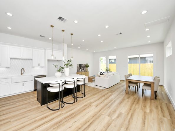4612 Bristol Street, Houston TX 77009