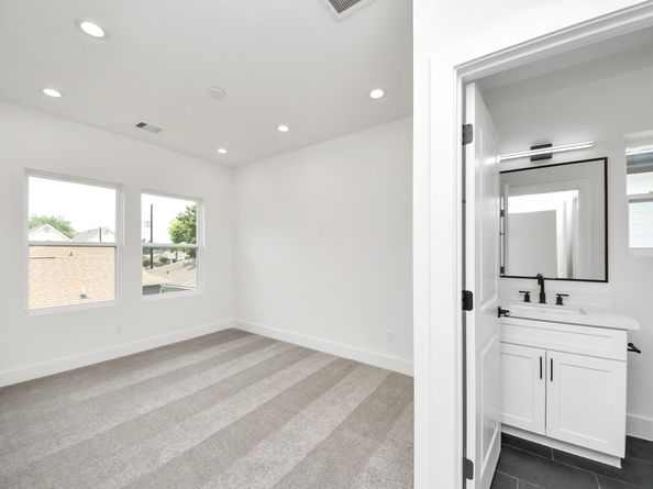 4612 Bristol Street, Houston TX 77009