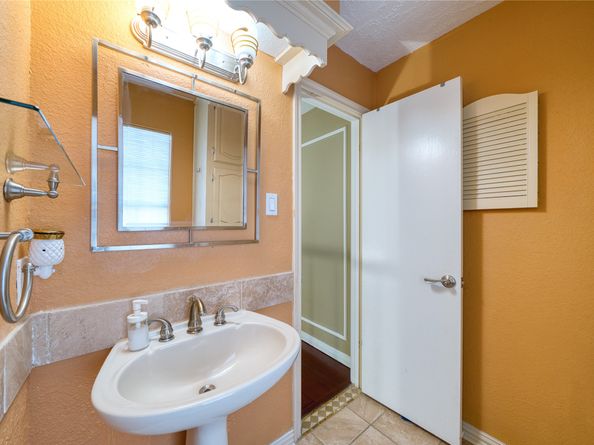 3802 Millbridge Drive, Houston TX 77059